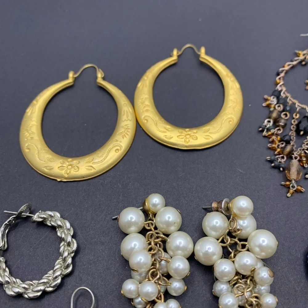 Lot of Six Sets of Earrings for Pierced Ears Silver Gold Tone Pearl Dangle Hoop‎